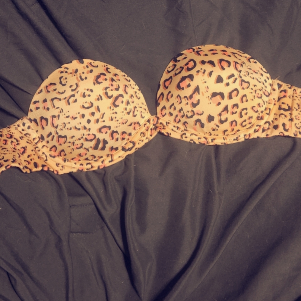 32B Victoria's Secret strapless cheetah print bra